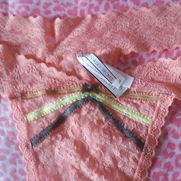 victoria's Secret Duo Of Dainty Lacey Thongs - Picture 7 of 8